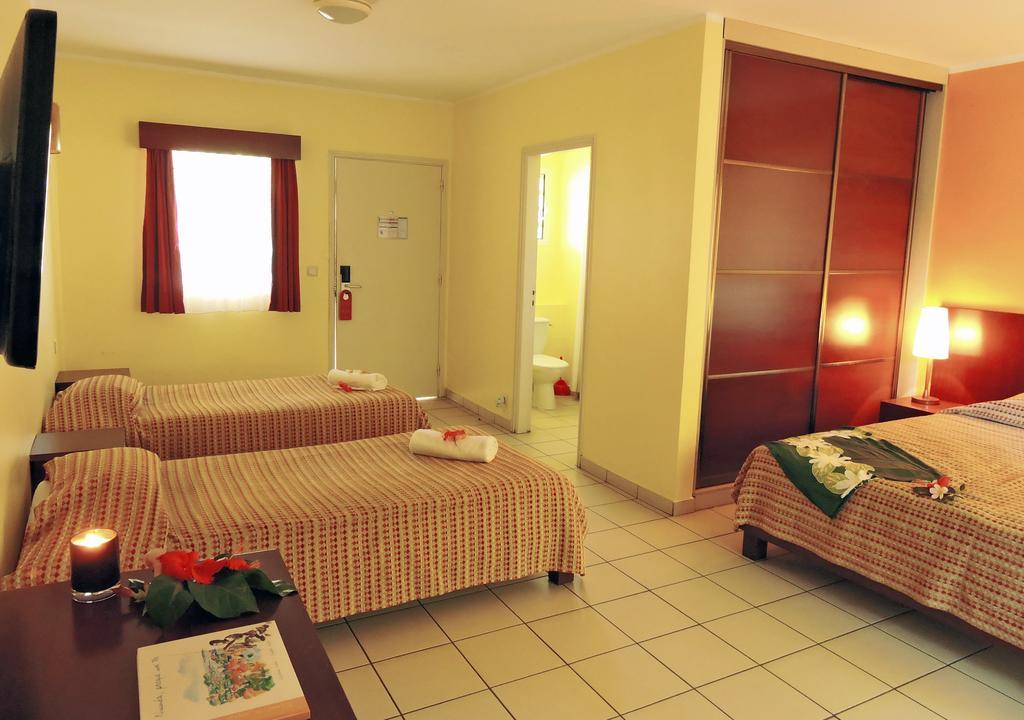 Koniambo Hotel Koné Cameră foto