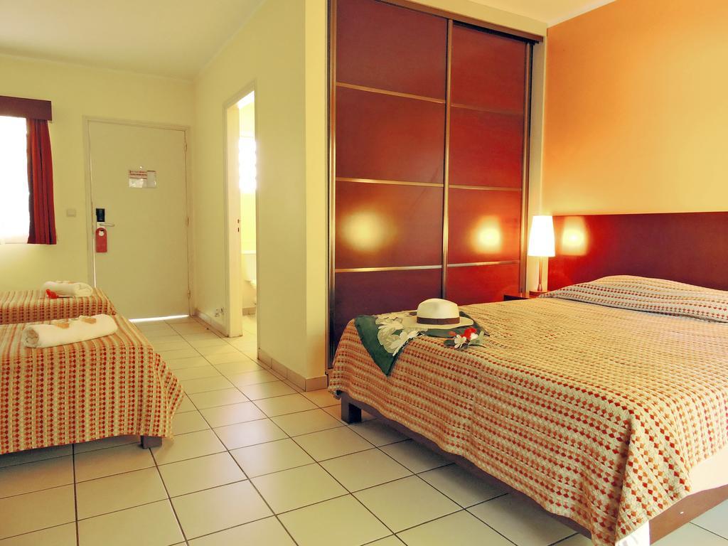Koniambo Hotel Koné Cameră foto